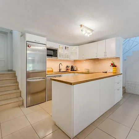 Ocean View Duplex Tenerife 펜션 *